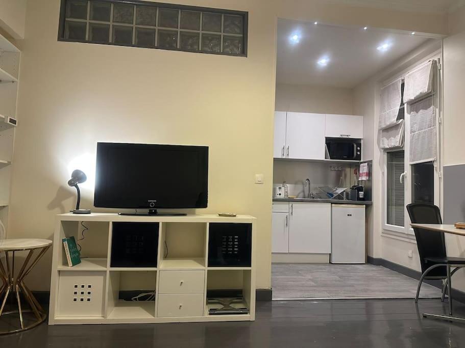 Chic Chatelet Les Halles Apartment Paris