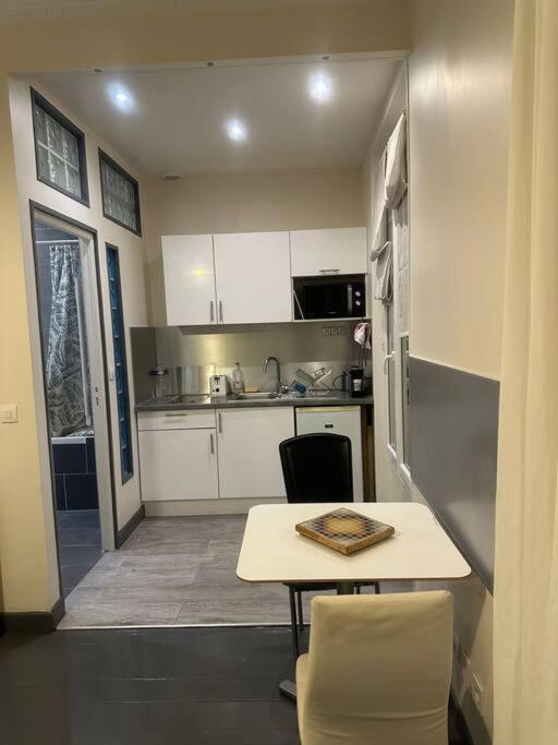 Chic Chatelet Les Halles Apartment Paris